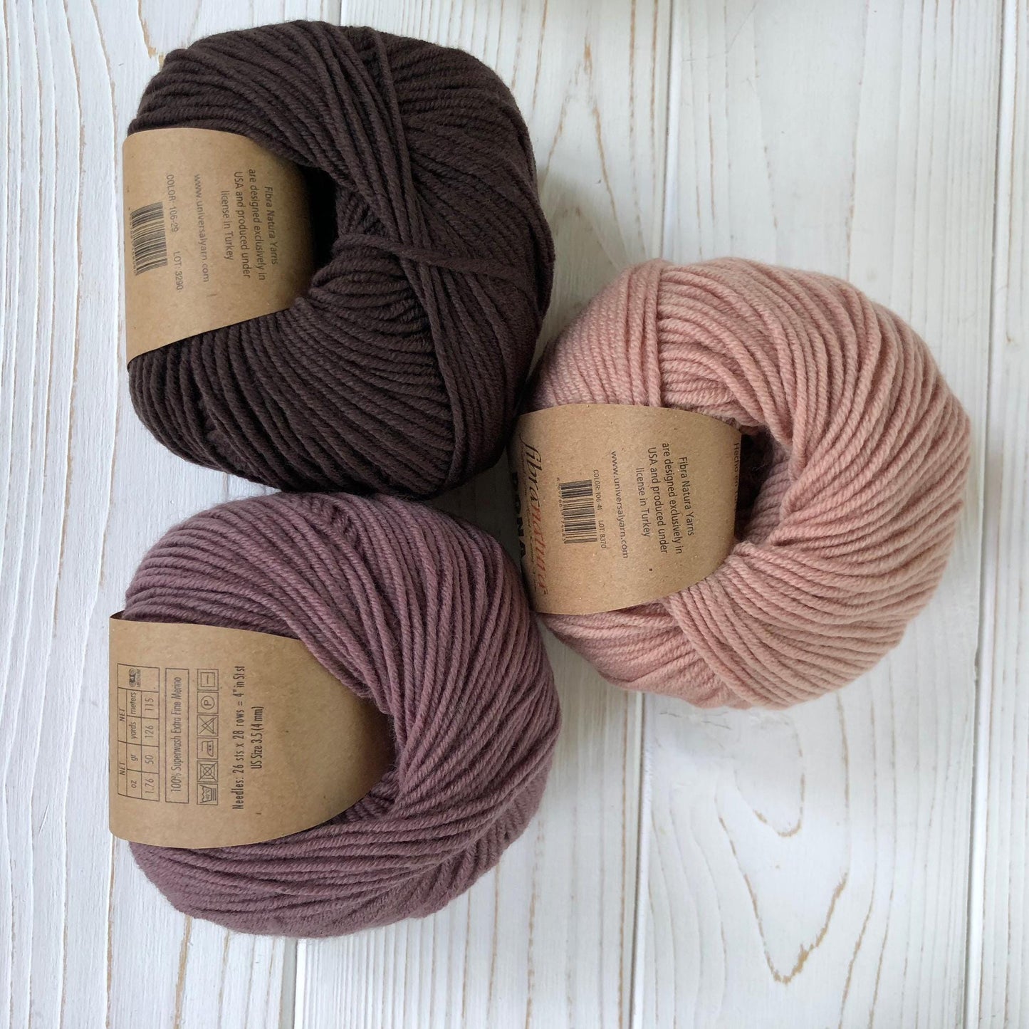 Fibra Natura Dona – 100% Extra Fine Merino Wool Yarn Perfect for Soft and Durable Creations. Each 50g skein offers 115 meters (125yards).